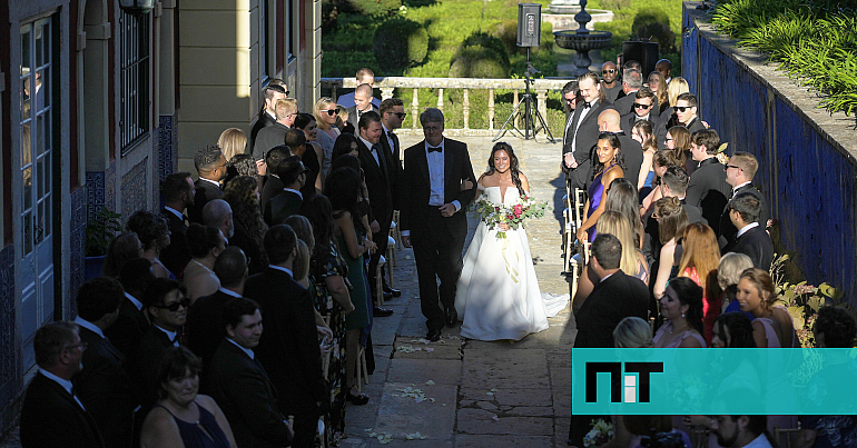 Taco Bell’s first wedding in Portugal was held at Palacio Frontera.  “It was beautiful” – NiT