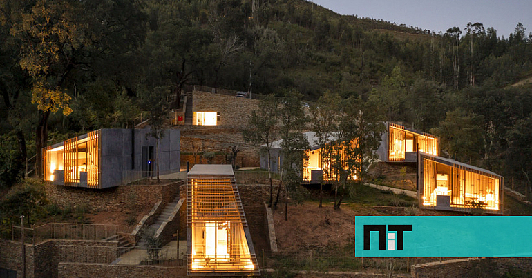 O inovador hotel com casas pré-fabricadas escondido numa floresta em Arouca  – NiT