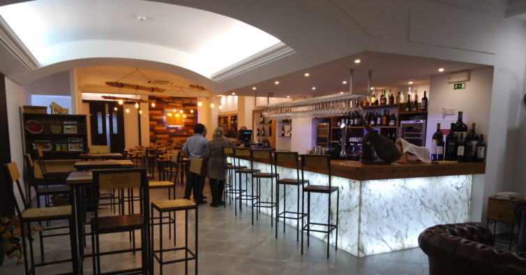Expressões da Nossa Terra wine bar