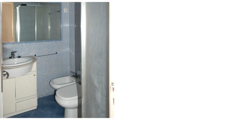 Antes e depois: era um T1+1 horrível e sujo, agora é um apartamento com um pátio incrível