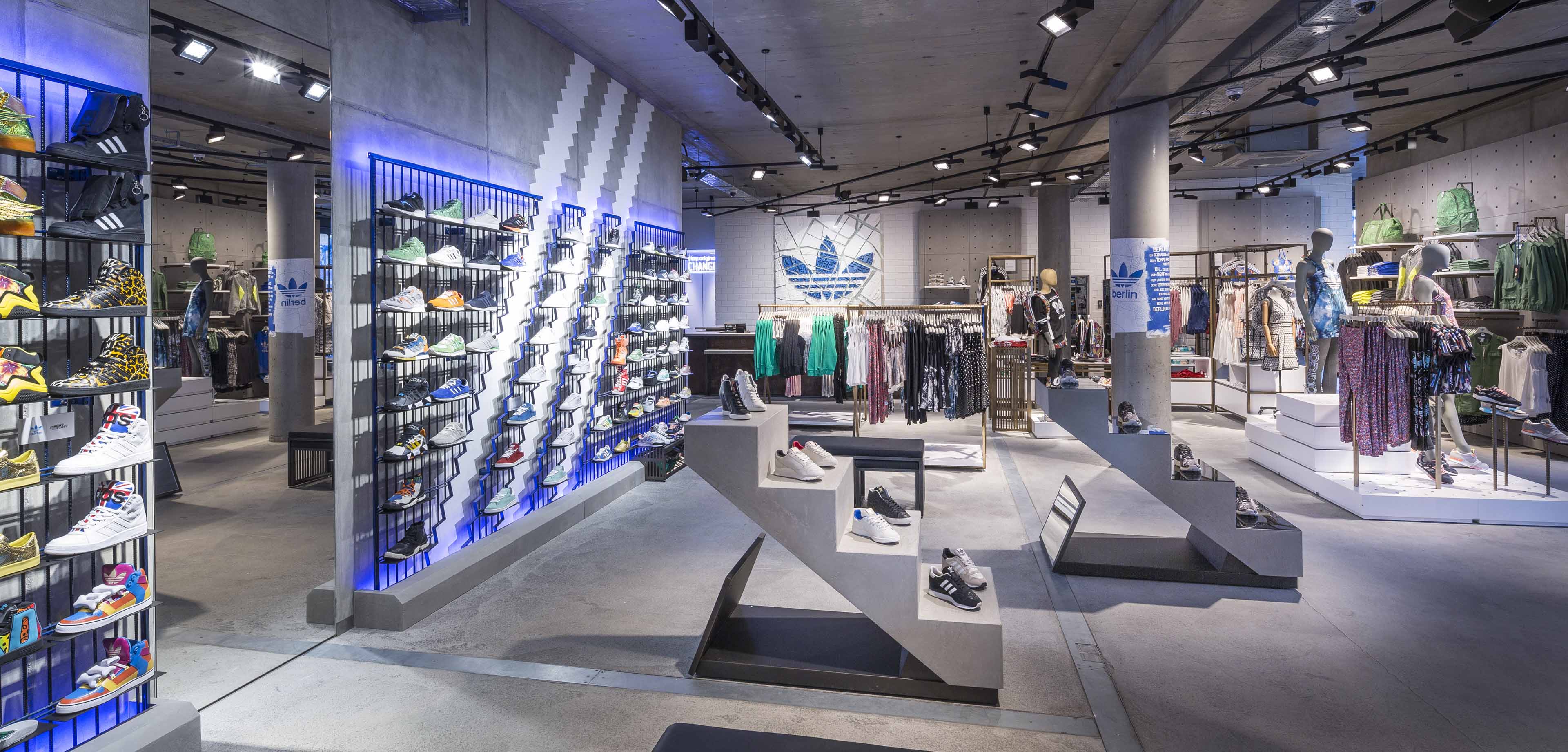 Ten cuidado Terrible Polémico Há uma nova Adidas no centro do País com todas as coleções da marca – NiT