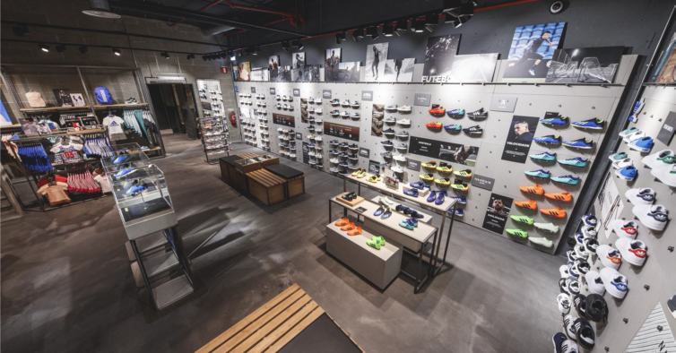 Adidas reabre loja com novo conceito no Almada Forum NiT