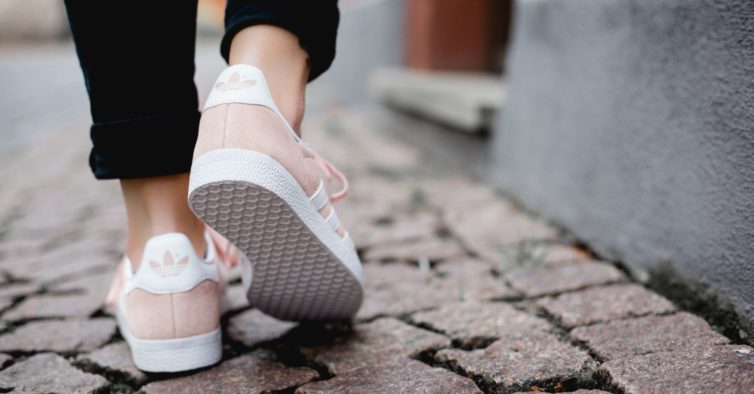 adidas gazelle cor de vinho