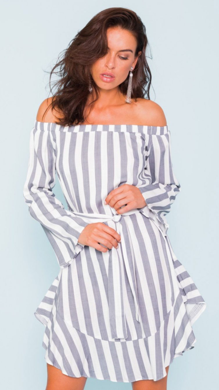 vestido riscas azul e branco