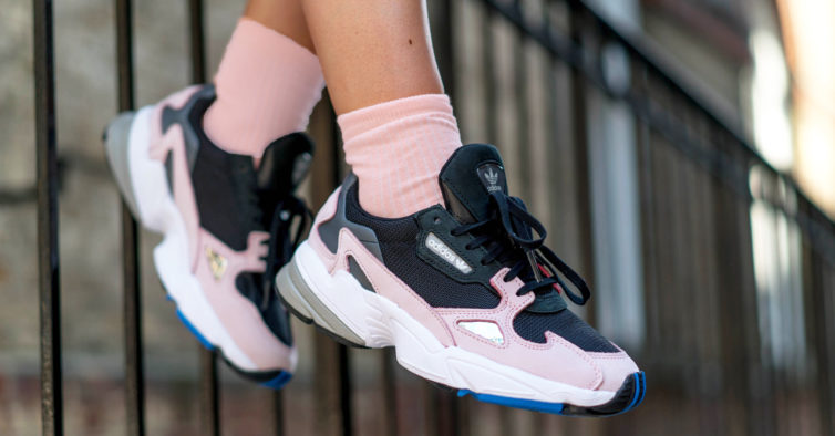 adidas falcon rosa e preto