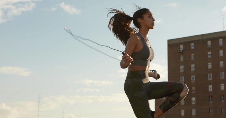 Oysho lanca pagina online dedicada a roupa desportiva NiT