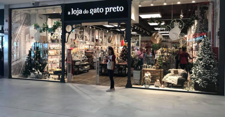 A Loja Do Gato Preto Está A Ser Investigada Por Suspeitas De Contrabando