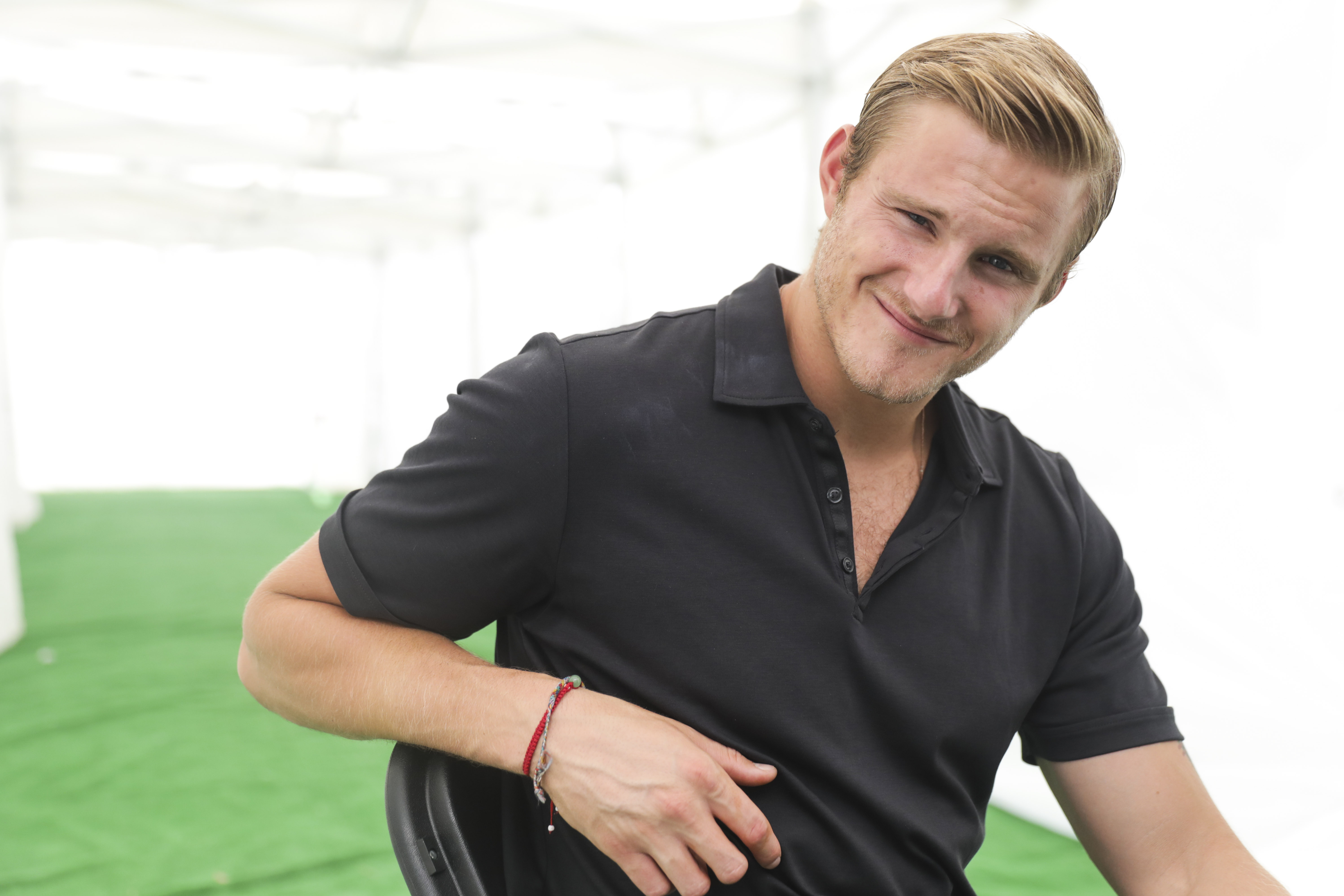 Alexander Ludwig ganhou a espada de Bjorn no final de Vikings