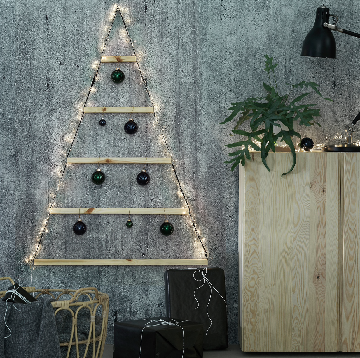 A sugestão da Ikea para este Natal alternativo: uma árvore na parede – NiT