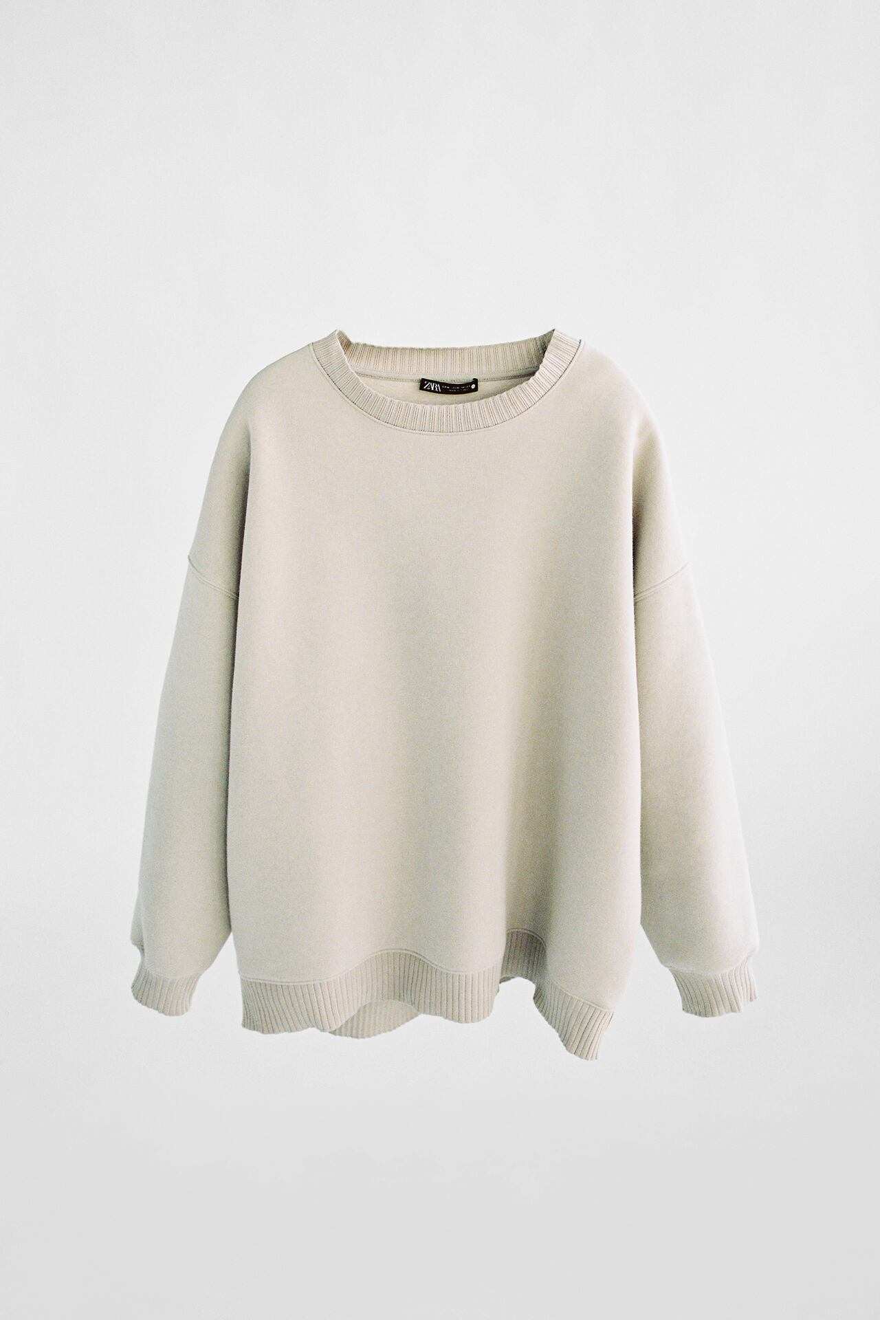 Sweatshirt oversize, Zara (22,95€)