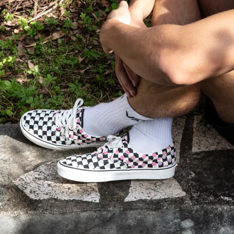 Tenis vans que sales muda de cor