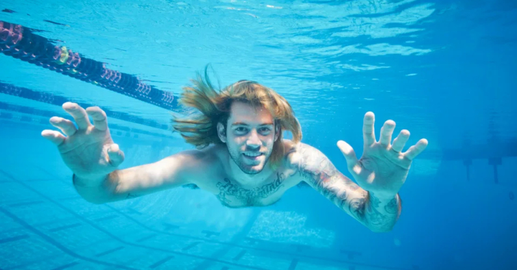 Bebe Da Capa De Nevermind Processa Os Nirvana Por Pornografia Infantil Nit