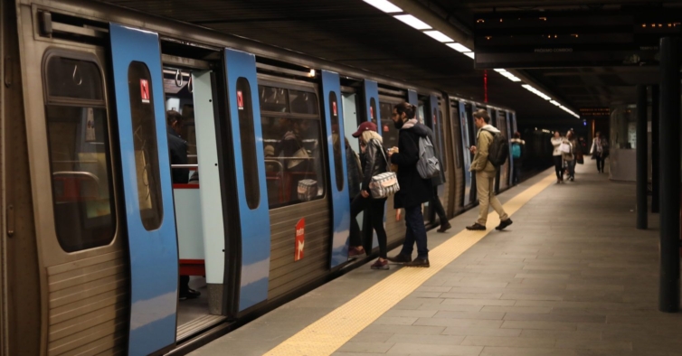 Atenção: horário do metro de Lisboa não vai ter alterações na Passagem de Ano – NiT Atenção: horário do metro de Lisboa não vai ter alterações na Passagem de Ano – NiT