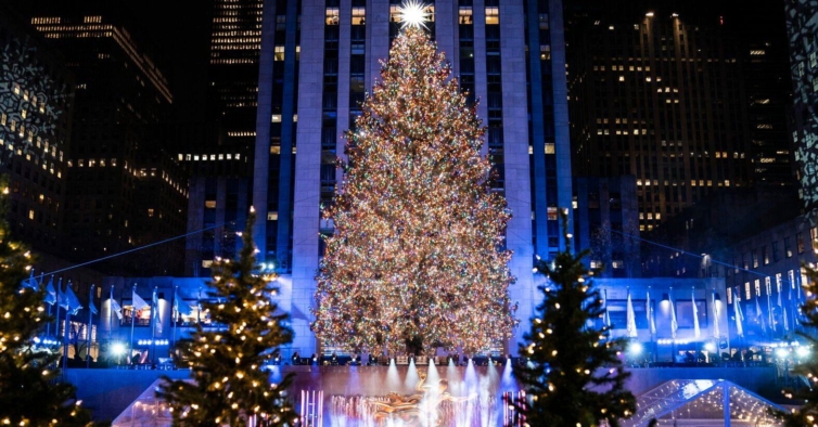Já se acendeu a árvore de Natal mais famosa do mundo — veja o momento – NiT