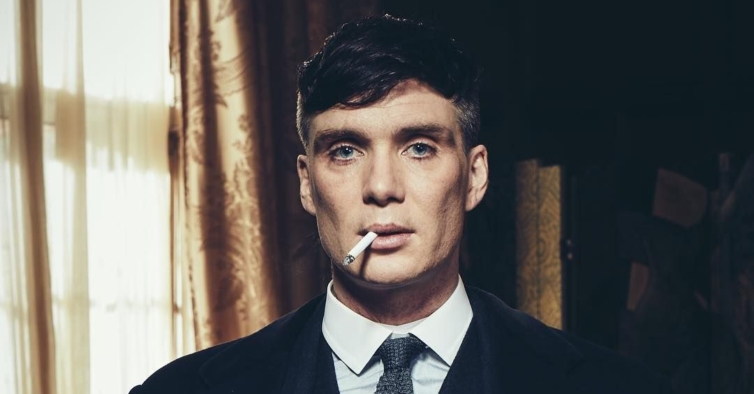 Why Does Tommy Shelby Rub Cigarettes On His Lips Porque é que Tommy Shelby molha sempre os cigarros nos lábios? – NiT