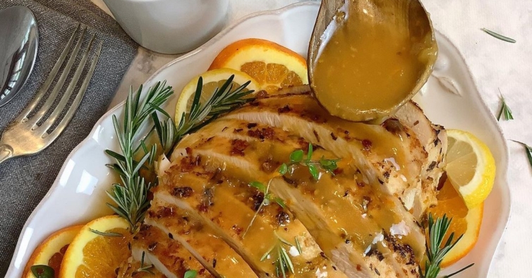 A receita de peito de peru com laranja para impressionar até os convivas mais gourmets