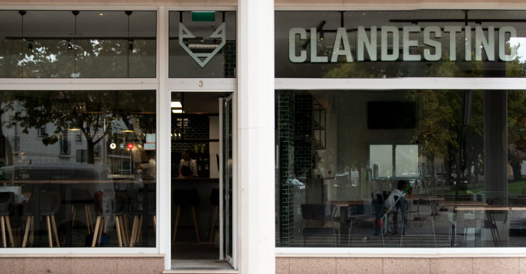 O Clandestino recebeu uma localização privilegiada em Aveiro