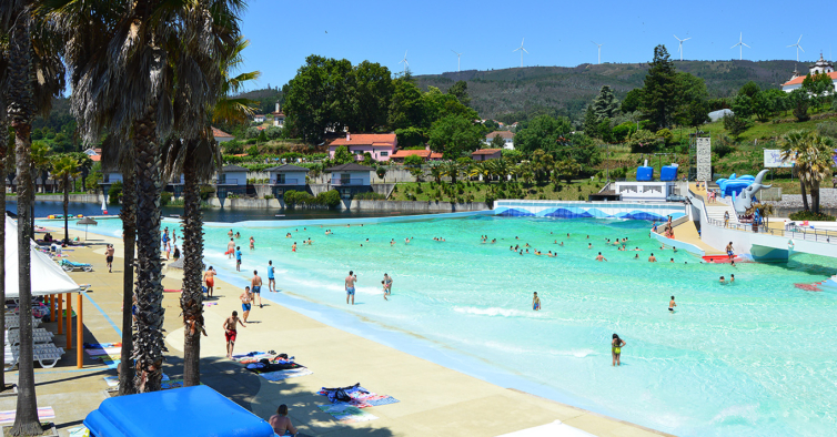 Atenção, famílias: a maior piscina de ondas do País está quase a reabrir