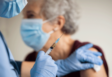 Nova dose de reforço da vacina contra a Covid-19 já começou a ser administrada no País