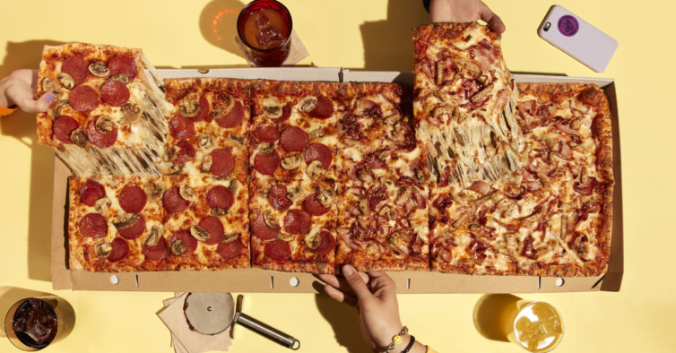 A nova pizza da Telepizza tem quase um metro de tamanho