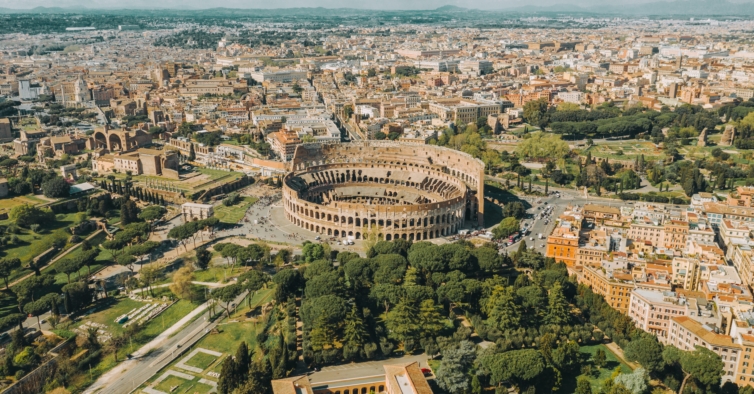 Chegou o primeiro autocarro de realidade virtual para os turistas em Roma