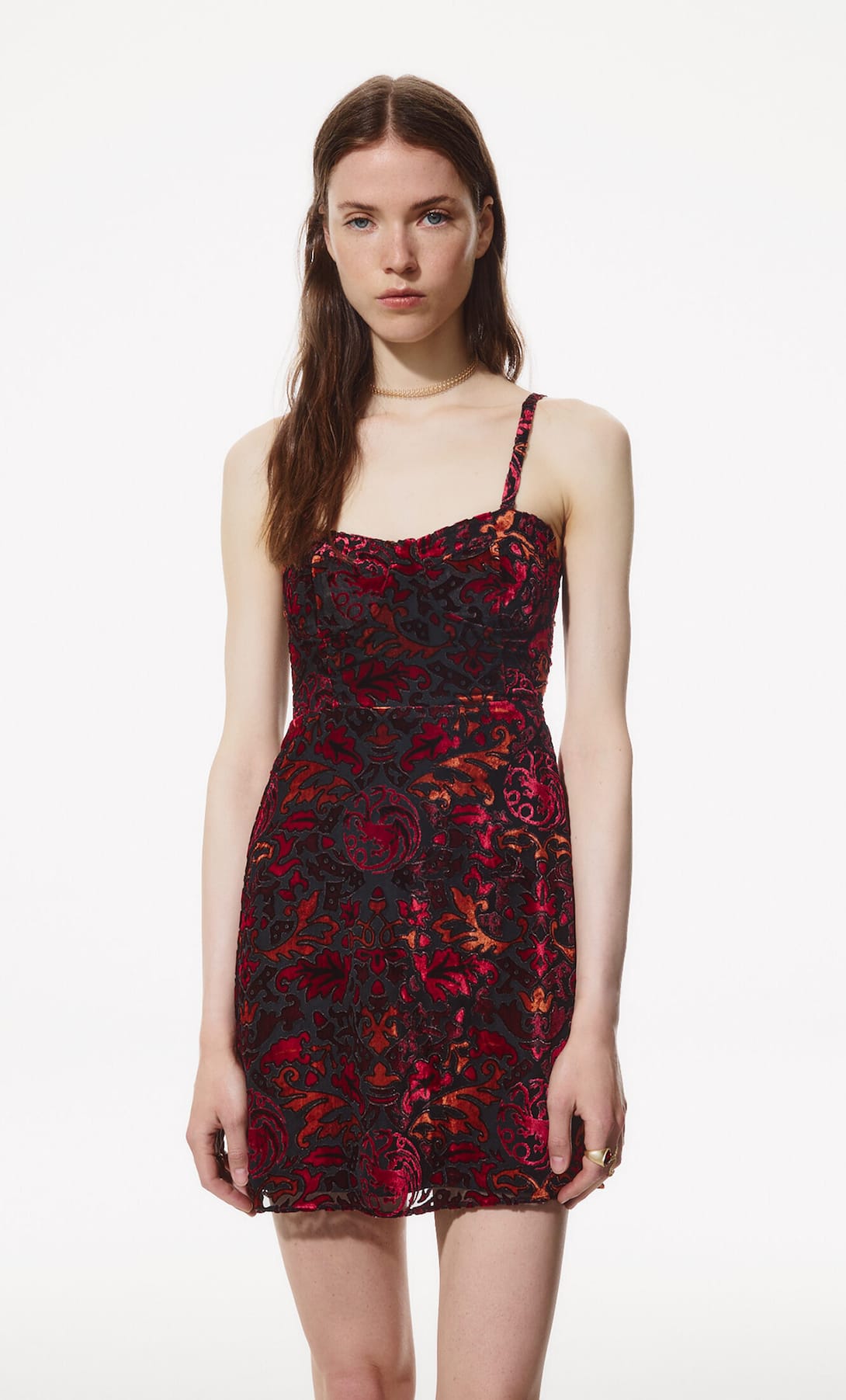 Fãs de “House of the Dragon”, vão sentir-se poderosas com o novo vestido da Stradivarius – NiT Fãs de “House of the Dragon”, vão sentir-se poderosas com o novo vestido da Stradivarius – NiT