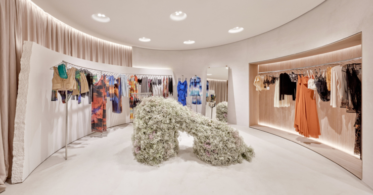 Já reabriu a maior loja de rua da Zara em Portugal – NiT