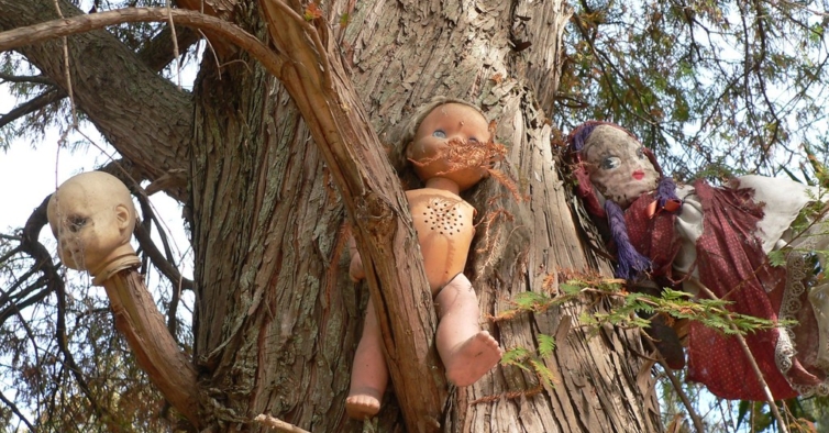 Fãs de “Annabelle”, esta ilha mexicana está cheia de bonecas decapitadas