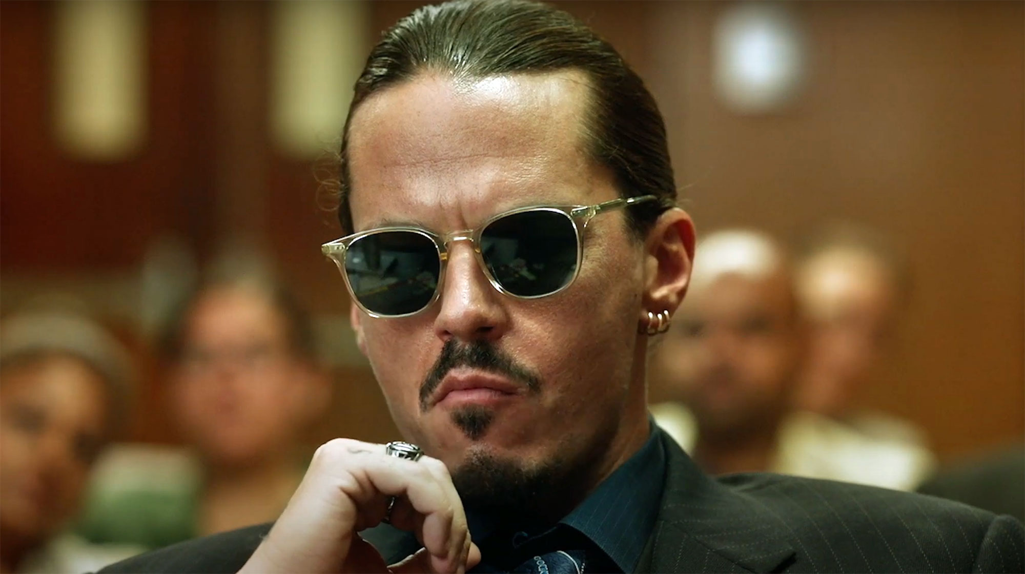 Confira os looks usados por Johnny Depp durante o julgamento