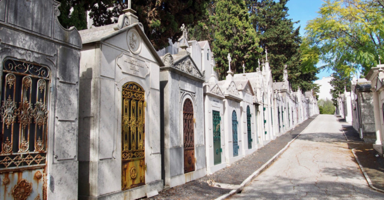 Vai haver passeios noturnos nos cemitérios de Lisboa durante uma semana