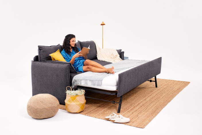 Corra: chegou o novo e super confortável sofá-cama com colchões Emma