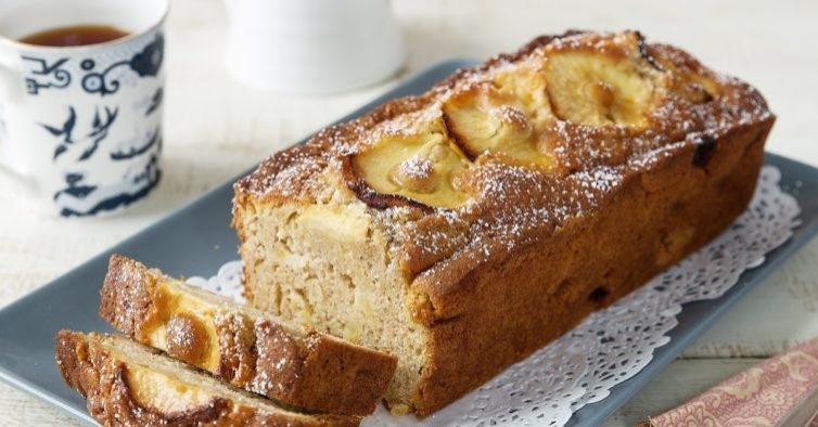 Bolo de banana e maçã sem açúcar