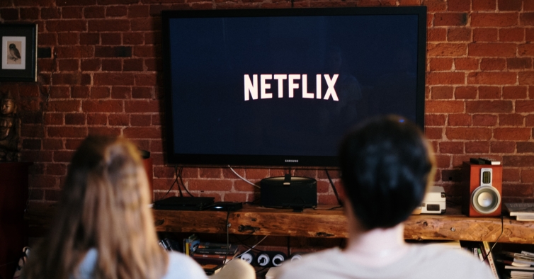 Fim de contas partilhadas na Netflix: Deco rejeita violação do direito dos  consumidores