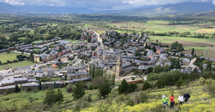 A misteriosa vila espanhola que pode visitar sem sair de França (sim, é mesmo confuso)