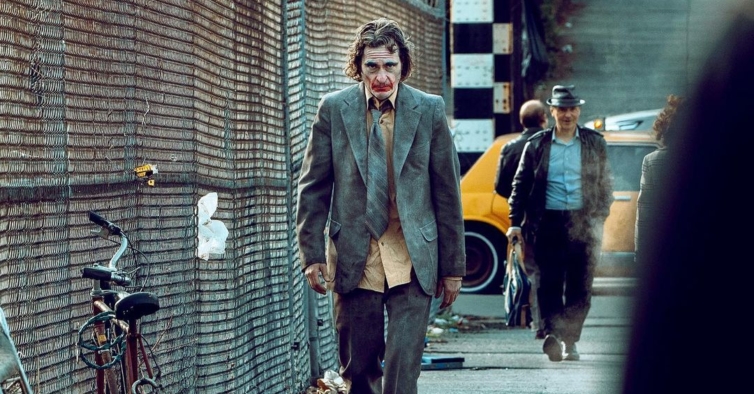 Foram reveladas novas imagens de Joaquin Phoenix em “Joker: Folie à Deux”