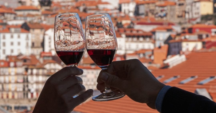 Vem aí o jantar barroco que o levará a viajar até ao século XVII sem sair do Porto