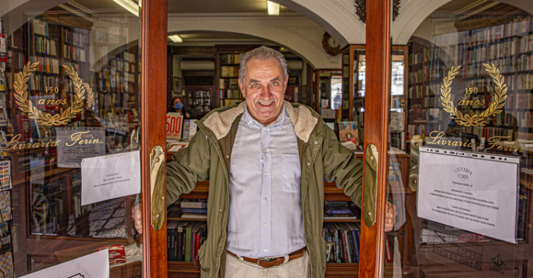 Morreu José Pinho, o livreiro que fundou a Ler Devagar e o festival FOLIO