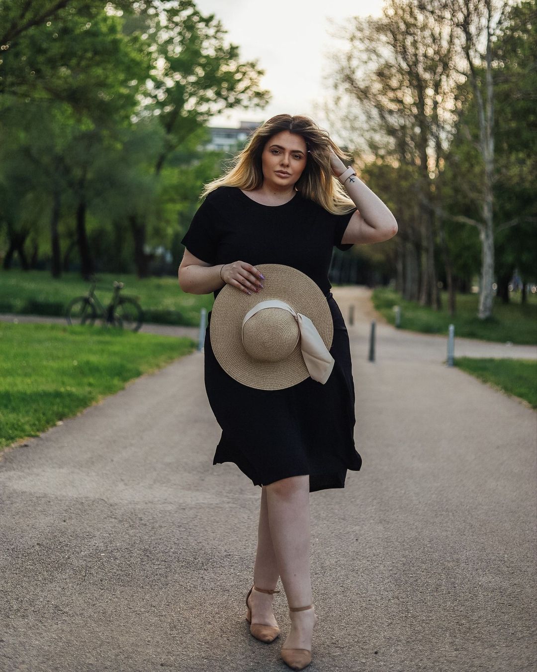 vestido preto kik