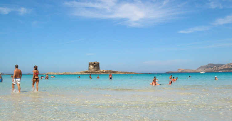 Itália impôs número limite de turistas e vai cobrar acesso às praias mais turísticas