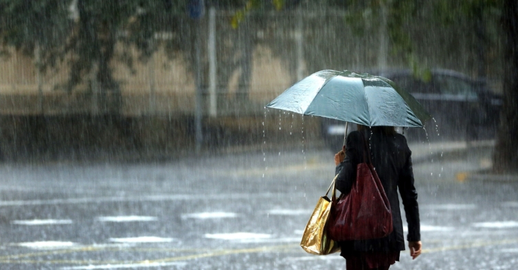 Prepare-se: a semana começa com chuva, trovoada e avisos amarelos