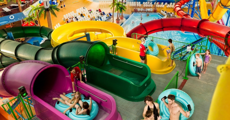 O parque indoor com água quente do Aquashow vai estar aberto no verão
