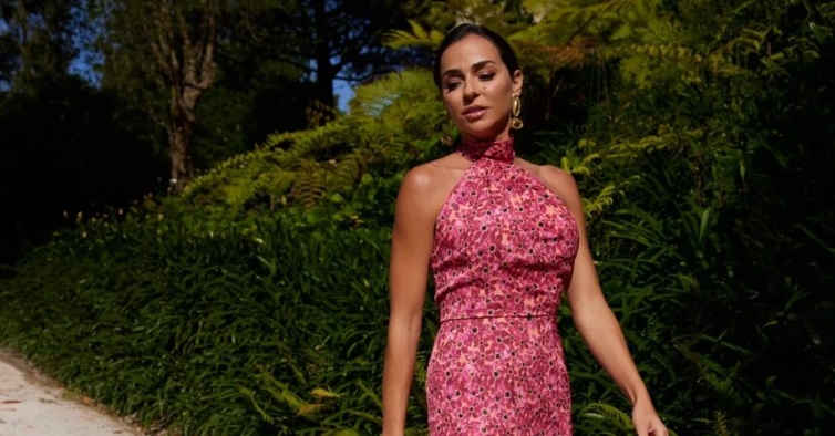 O vestido sexy e elegante da nova coleção de Vanessa Martins é ideal para casamentos