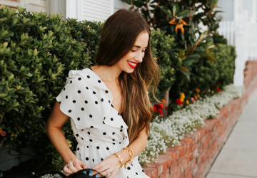 Novo vestido estilo deusa grega torna qualquer mulher mais classy e elegante