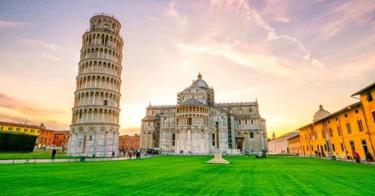 Gostaria de subir à famosa torre de Pisa? Há voos a 19€ na mega promoção da Ryanair