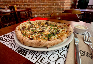 Razzle Dazzle: novo restaurante no Oeste tem pizzas com sabores de todo o mundo