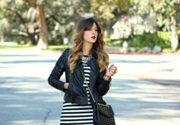 Aposta infalível: o vestido às riscas que as mulheres adoram pelos detalhes