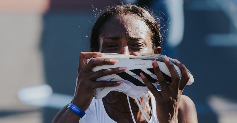 Novas sapatilhas da adidas que ajudaram Tigist Assefa a quebrar recordes custam 500€