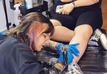 Artista portuguesa de 26 anos faz tatuagens inspiradas nas canções de Taylor Swift