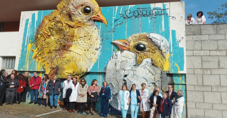 Bordalo II cria mural com pintainhos no IPO para inspirar doentes com cancro