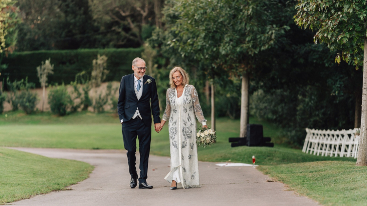 Vestido Noiva Princesa Com Véu Longo Casamento Lindo 'e150